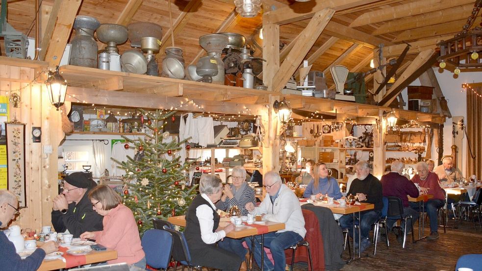 Sehr gut besucht war das Adventscafé, das der Mühlenverein am 1. Advent im Scharreler Heimatmuseum veranstaltete. Foto: privat