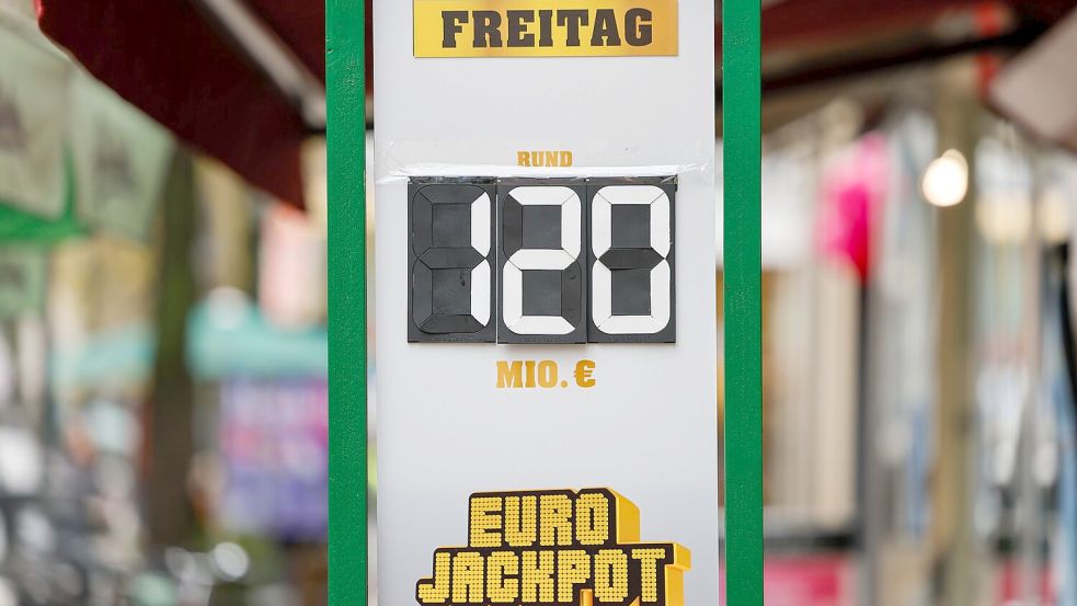 Die 120 Millionen Euro bleiben vorerst weiter im Jackpot. (Archivbild) Foto: Thomas Banneyer/dpa