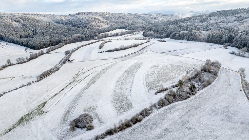 Auch in den kommenden Tagen könnte es hier und da noch einmal weiß werden. (Archivbild) Foto: Silas Stein/dpa