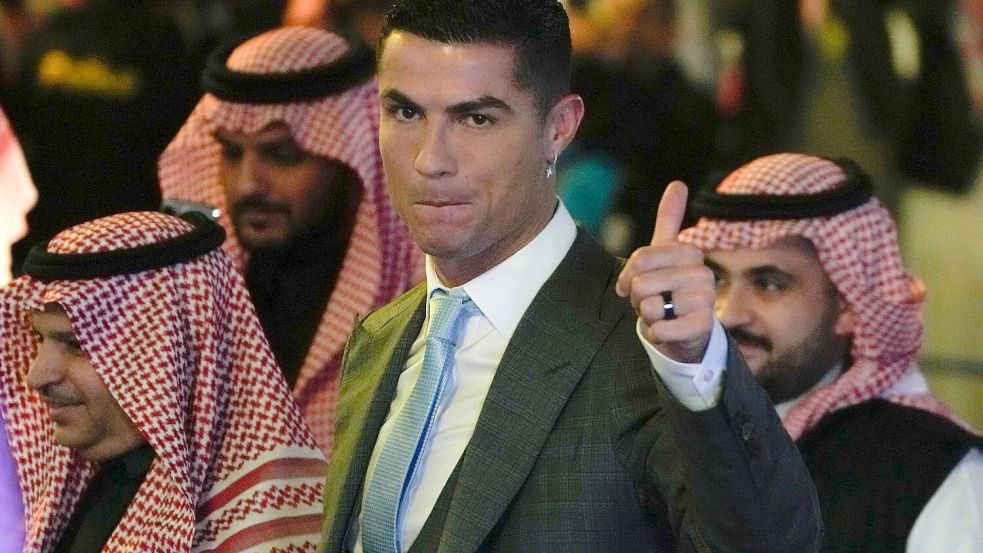 Wirft das Scheinwerferlicht auf die saudische Fußballliga: Cristiano Ronaldo Foto: Amr Nabil/AP/dpa