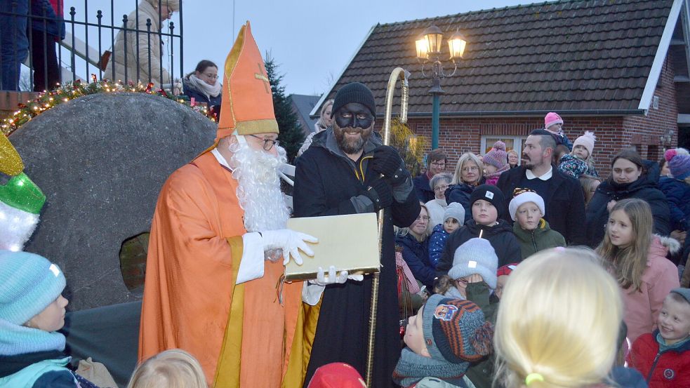 Der Nikolaus kam nach Burlage.