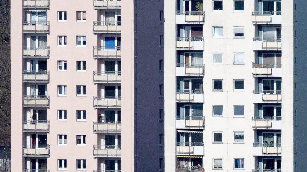 Ob in einem bestimmten Gebiet die Mietpreisbremse gilt, legen die Bundesländer selbst fest. Ob das befristet eingeführte Bundesgesetz, das ihnen dies erlaubt, über Ende 2025 hinaus verlängert wird, steht noch nicht fest. Foto: Marijan Murat/dpa