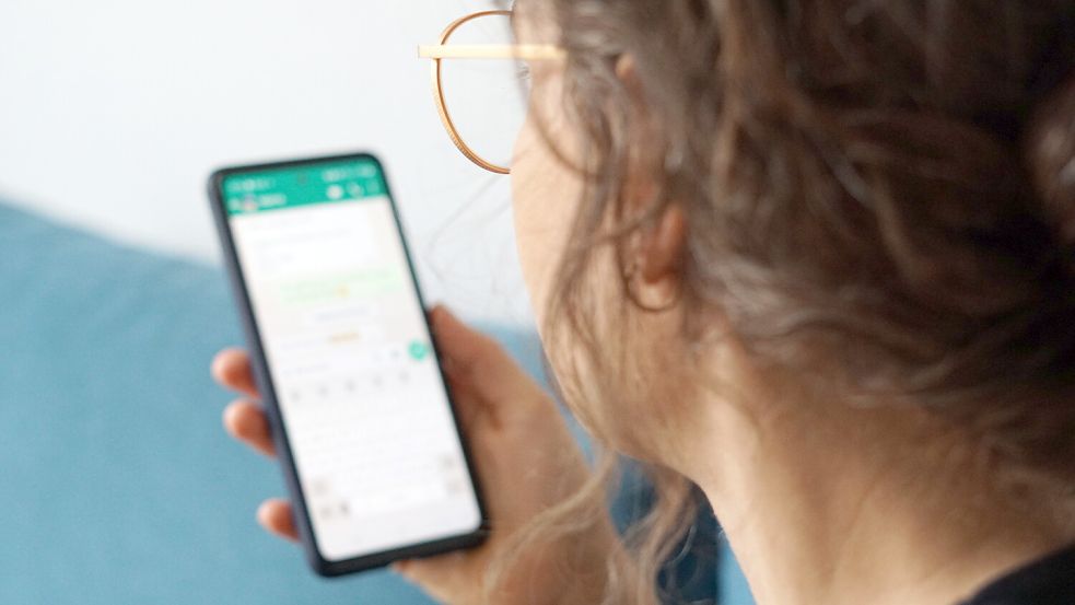 Betrüger haben aktuell wieder Whatsapp-Nutzer im Visier. Foto: dpa/Weronika Peneshko