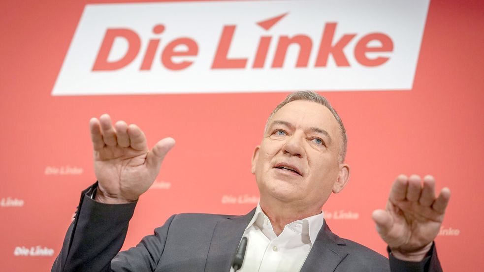 Auch die Linke mit dem Spitzenduo Jan van Aken und Heidi Reichinnek meint: „Wir wollen verändern“. (Archivbild) Foto: Kay Nietfeld/dpa