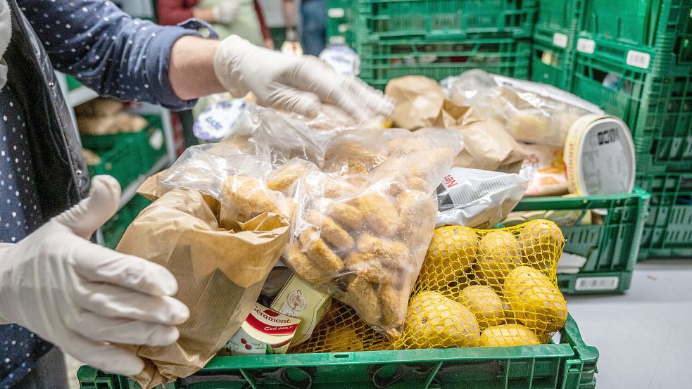 Lebensmittel werden bei manchen Tafeln knapp. Was das zur Folge hat, berichtet Tafel-Chef Andreas Steppuhn im Interview. Foto: Imago/Funke Foto Services