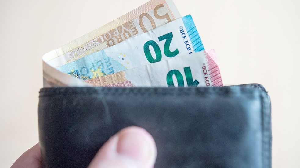 Einiges wird für Verbraucher im neuen Jahr teurer. Foto: Lino Mirgeler/dpa