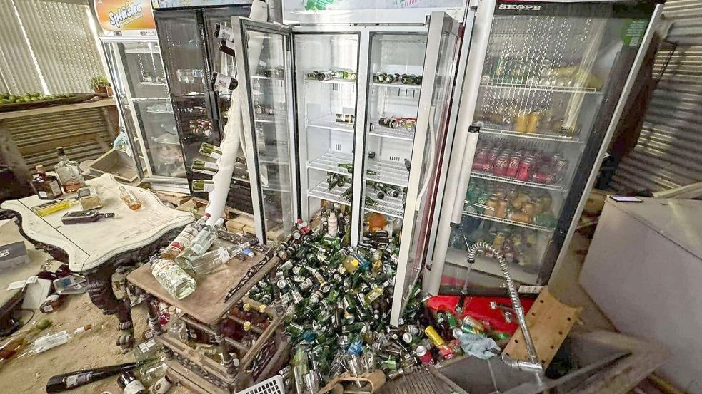 Aufnahmen aus der Hauptstadt Port Vila zeigten schwerbeschädigte Gebäude. Foto: Tim Cutler/Tim Cutler/AP/dpa