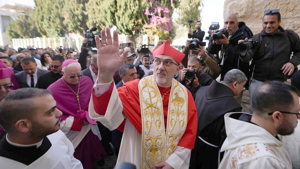 Der höchste Vertreter der katholischen Kirche im Heiligen Land, Pizzaballa, zeigt Solidarität mit den Palästinensern in Gaza. Foto: Matias Delacroix/AP/dpa