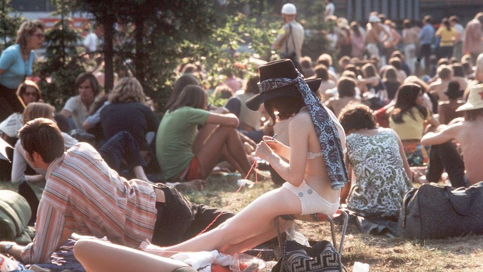 Viele junge Menschen drängten zu Beginn der 70er Jahre auf mehr Unabhängigkeit von ihren Eltern. (Archivbild) Foto: picture alliance / dpa