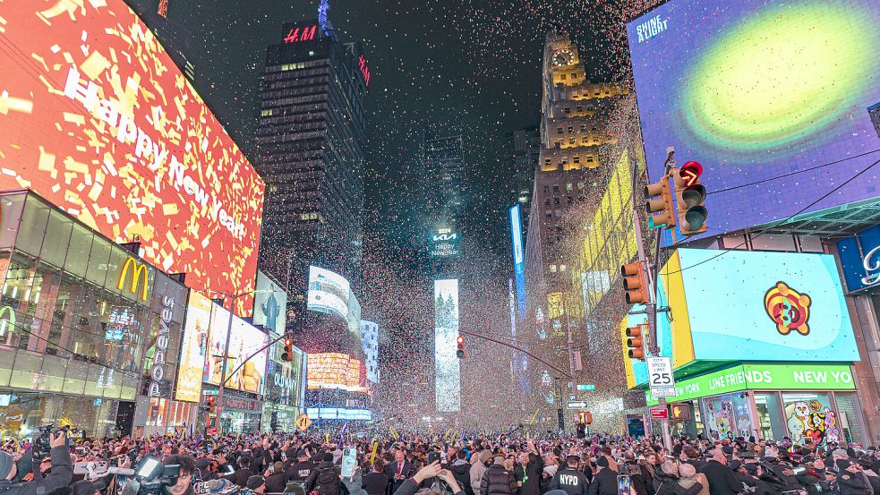 Die Silvesterfeier in New York wird in den USA im Fernsehen übertragen. Foto: Peter K. Afriyie/AP