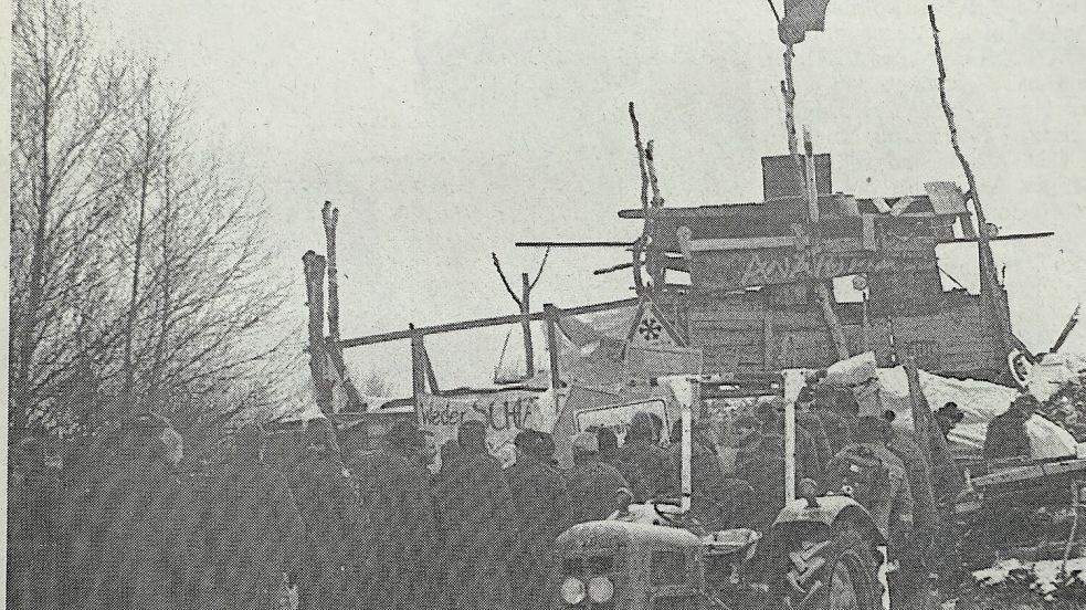 Hundertschaften der Polizei waren vor den Toren von „Anatopia“ im Einsatz. Fotos: GA-Archiv Janßen/Hecht