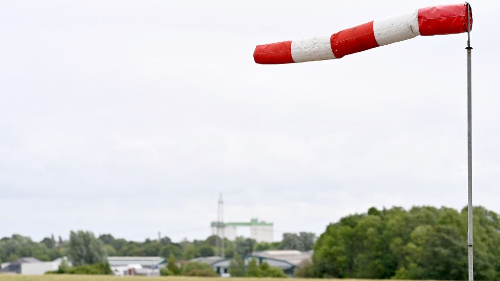 Die Lebensverhältnisse im Landkreis Leer: Die Einwohner haben eher Gegenwind als Rückenwind. Symbolfoto: Lars Penning/dpa