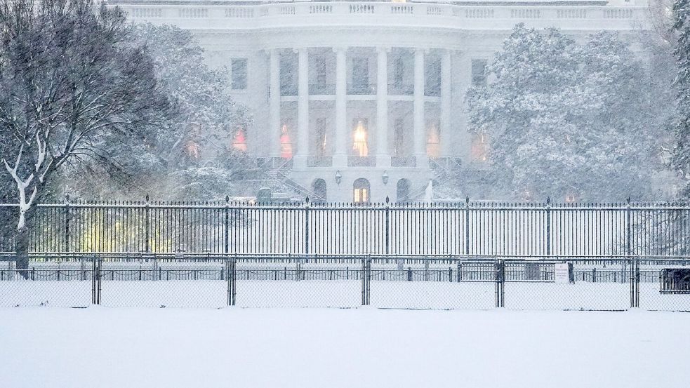 Auch in der US-Hauptstadt Washington und der Region fielen bis zu 20 Zentimeter Schnee. Foto: Matt Rourke/AP/dpa