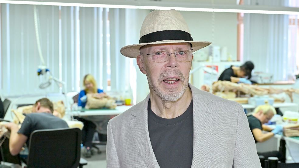 Gunther von Hagens hat seine Erfindung patentieren lassen (Archivbild). Foto: Patrick Pleul/dpa