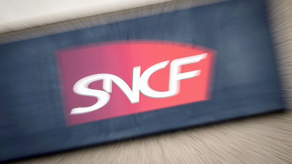 Bei der französischen Eisenbahngesellschaft SNCF wird bisher abgefragt, ob jemand „Herr“ oder „Frau“ ist. (Archivbild) Foto: Loic Venance/AFP/dpa