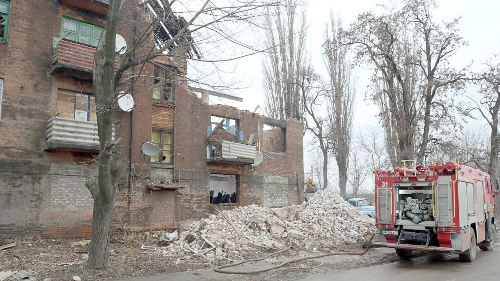 In der ostukrainischen Region Donezk werden die unter Regierungskontrolle verbliebenen Städte regelmäßig von russischer Seite beschossen. (Archivbild) Foto: -/ukrin/dpa