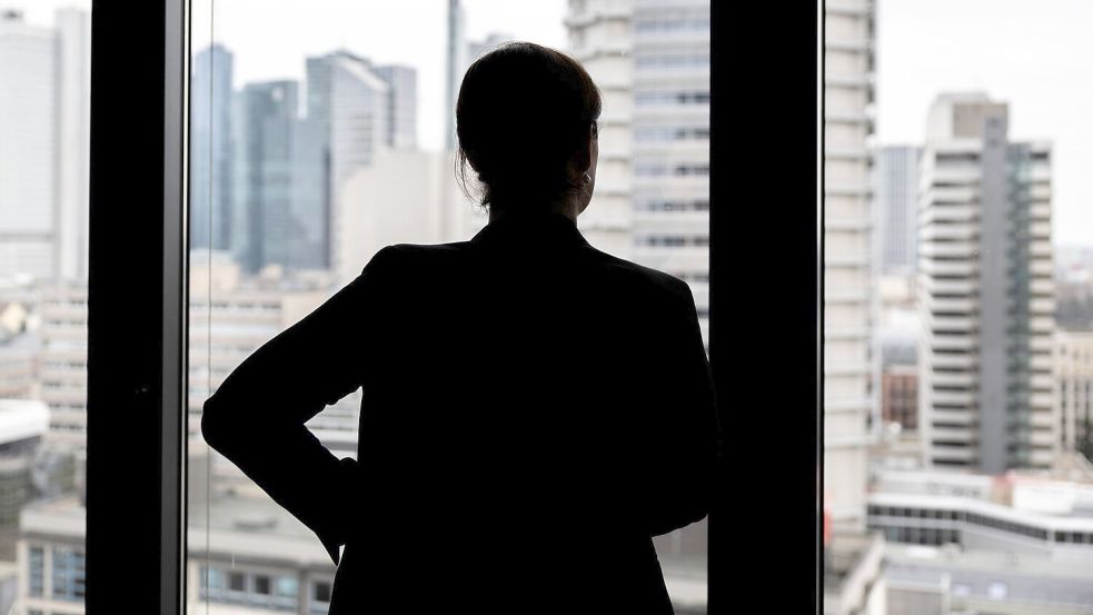 Seng sieht den Handlungsbedarf vor allem in den Unternehmenskulturen, aber auch auf politischer Ebene. (Symbolbild) Foto: Hannes P. Albert/dpa