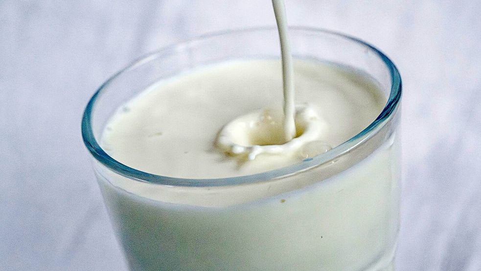 Milch und bestimmte Milchprodukte können das Risiko für Dickdarmkrebs wohl etwas verringern. (Archivbild) Foto: Sina Schuldt/dpa