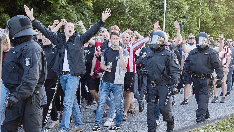 Fan-Organisationen kritisieren das Urteil des Bundesverfassungsgerichts. Foto: Georg Wendt/dpa