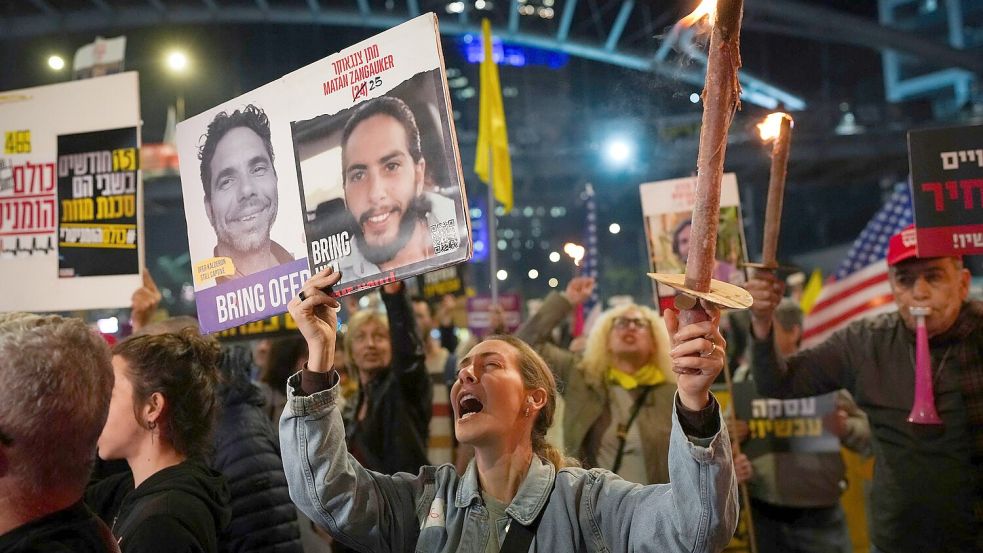 Familien der Geiseln hoffen auf eine Einigung, die ihre schmerzlich vermissten Angehörigen zurückbringt (Archivbild) Foto: Ohad Zwigenberg/AP/dpa