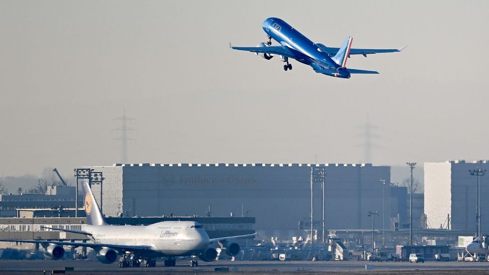 Bislang fliegt die Ita noch selten zum Lufthansa-Drehkreuz Frankfurt. Foto: Arne Dedert/dpa