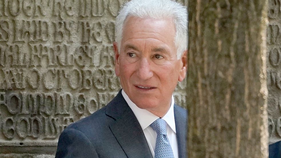 Ivankas Schwiegervater, Charles Kushner, soll von Trump einen Botschafter-Posten bekommen. (Archivbild) Foto: John Minchillo/={sum}#4=/AP/dpa