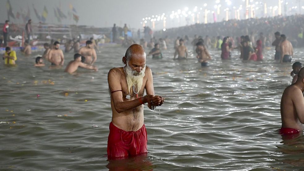 Im Zentrum stehen rituelle Waschungen. Foto: Prabhat Kumar Verma/ZUMA Press Wire/dpa