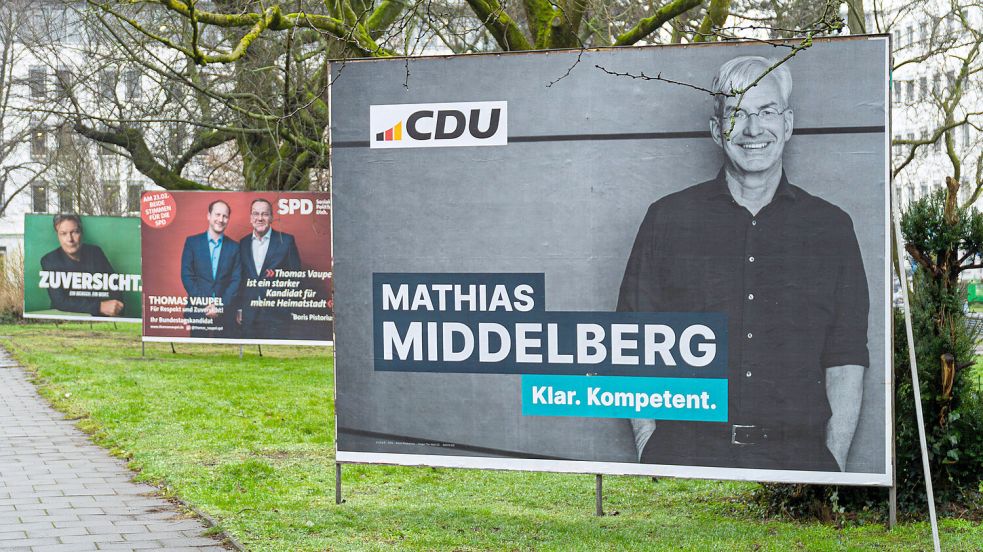 Wahlplakate der CDU, SPD und Grünen für die Bundestagswahl 2025 in Osnabrück. Foto: IMAGO/Fotostand