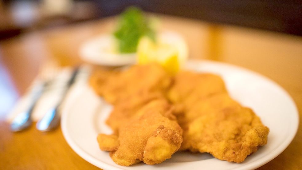 Es muss nicht immer Schnitzel sein - die Michelin-Tester sind etwa auch vom Innereiengericht Kalbsbeuschel begeistert. (Foto: Archiv) Foto: Christian Bruna/epa/dpa