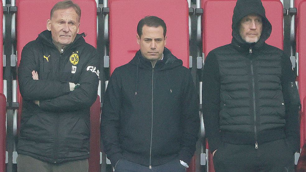 Die Misere des BVB in einem Bild erklärt: BVB-Vorstandsboss Hans-Joachim Watzke, Geschäftsführer Lars Ricken und BVB-Berater Matthias Sammer sind bedient. Foto: IMAGO/Philippe Ruiz