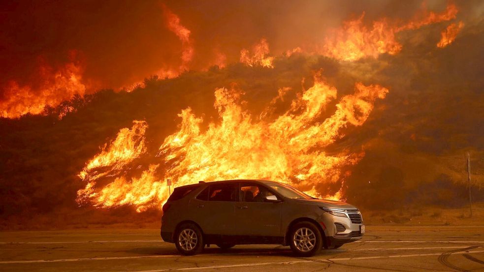 Ein Abschnitt von Highway 5, eine wichtige Verkehrsader in Kalifornien, wurde zeitweise gesperrt. Foto: Ethan Swope/AP/dpa