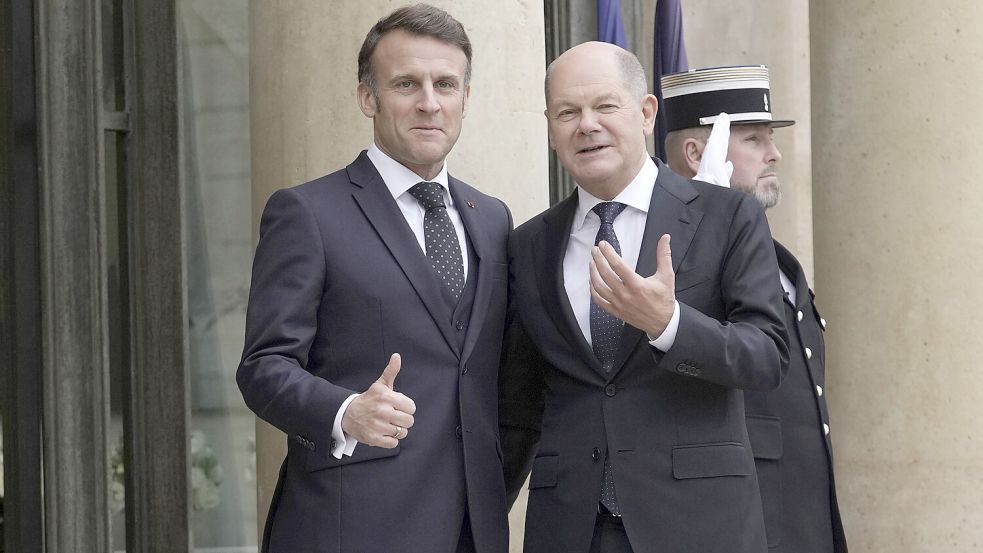 Routine ohne Esprit: Frankreichs Präsident Emmanuel Macron und Bundeskanzler Olaf Scholz in Paris. Foto: picture alliance/dpa/AP/Thibault Camus