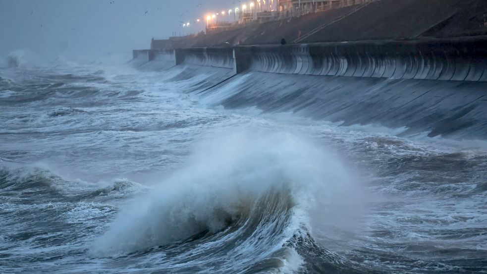 Der Sturm traf in der Nacht auf Irland und Teile Großbritanniens. Foto: Mark Cosgrove/News Images via ZUMA Press Wire/dpa