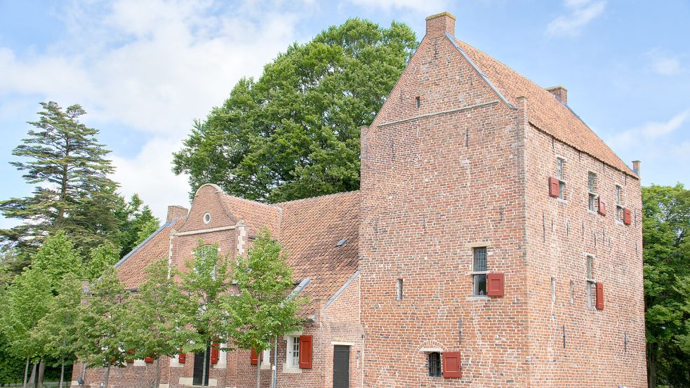 Dienten die schmalen Fenster als Schießscharten? Foto: Ostfriesische Landschaft