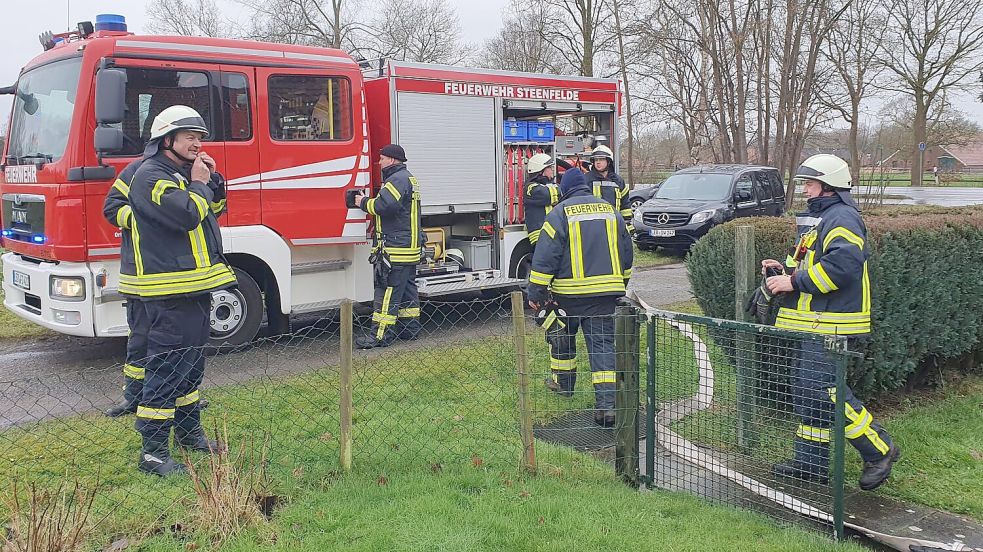 Die Feuerwehr Steenfelde rückte zu einem Schornsteinbrand aus. Foto: Feuerwehr Steenfelde