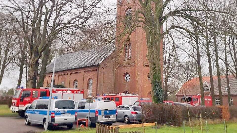 In Mittegroßefehn ist eine Handgranate kontrolliert gesprengt worden. Foto: Feuerwehr