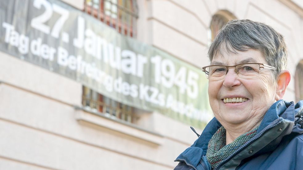 Die Berlinerin Jutta Kayser sorgt sich, dass es wieder so kommen könnte wie 1933. Foto: Jens Kalaene/dpa