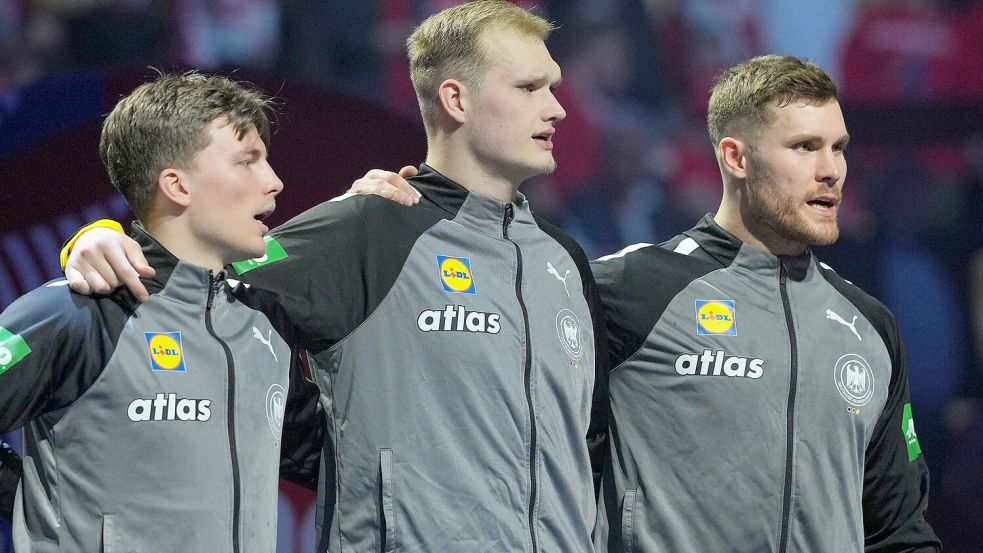 Die deutschen Handballer gehen mit Respekt ins WM-Viertelfinale gegen Portugal. Foto: Soeren Stache/dpa