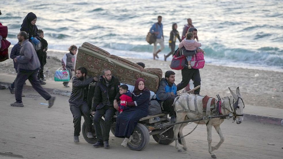 Unbestätigten palästinensischen Berichten zufolge wurden trotz der geltenden Waffenruhe erneut mehrere Menschen bei einem israelischen Angriff getötet. Foto: Abdel Kareem Hana/AP/dpa