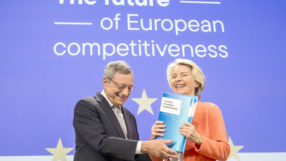 Ex-EZB-Präsident Mario Draghi (l.) und EU-Kommissionspräsidentin Ursula von der Leyen wollen Europa wieder wettbewerbsfähig machen – allerdings mit unterschiedlichen Mitteln. Foto: dpa/Wiktor Dabkowski