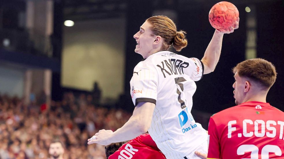 Auf die deutschen Handballer wartet im WM-Viertelfinale gegen Portugal eine schwere Aufgabe. Foto: Frank Molter/dpa