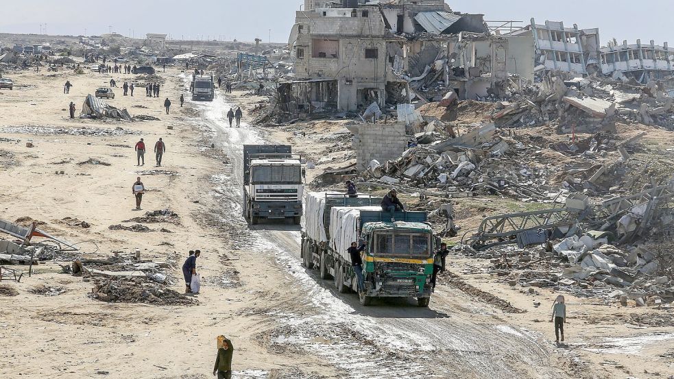 Die Menschen im zerstörten Gazastreifen sind weiter auf humanitäre Hilfe angewiesen. (Archivbild) Foto: Abed Rahim Khatib/dpa