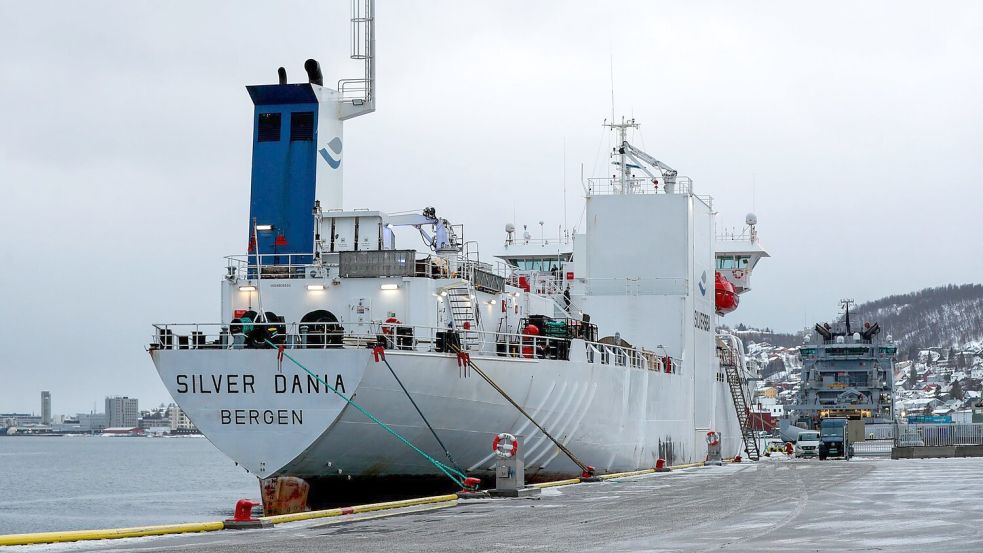 Das Schiff „Silver Dania“ wurde für Ermittlungen in den Hafen von Tromsø gebracht. Foto: Rune Stoltz Bertinussen/NTB/dpa