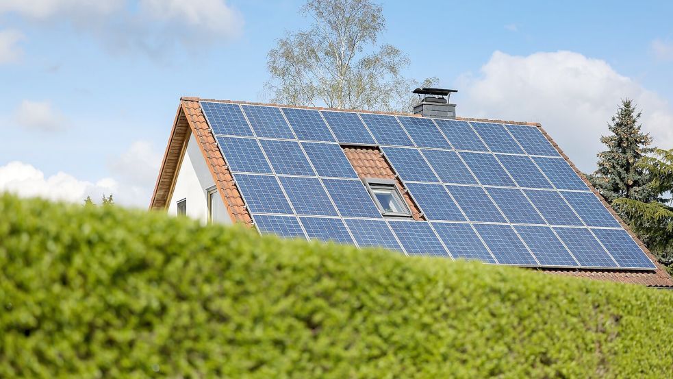 Viele Eigenheimbesitzer haben schon Strom vom Dach - und es könnten noch mehr werden. (Archivbild) Foto: Jan Woitas/dpa-Zentralbild/dpa