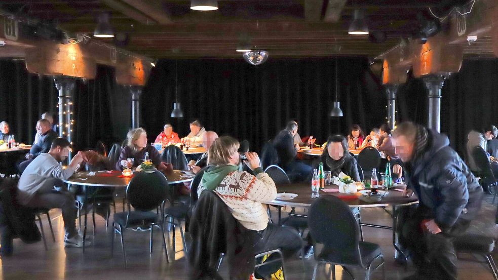 Zahlreiche Menschen waren ins Zollhaus gekommen. Foto: F. Ammermann