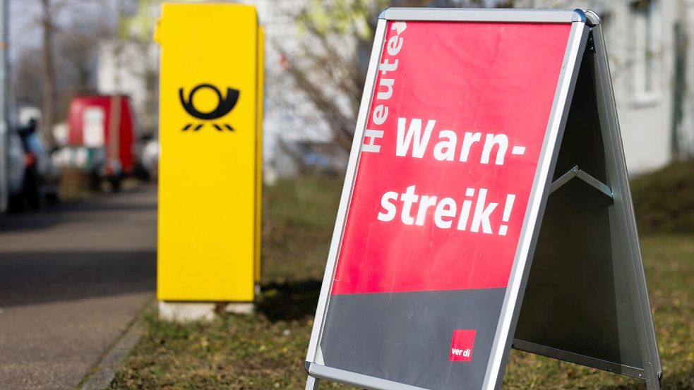 Der Warnstreik bei der Deutschen Post geht weiter. Foto: Philipp von Ditfurth/dpa