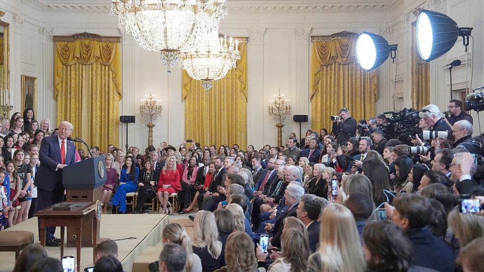 US-Präsident Donald Trump will Transmenschen von der Teilnahme am Frauensport ausschließen Foto: Evan Vucci/AP/dpa