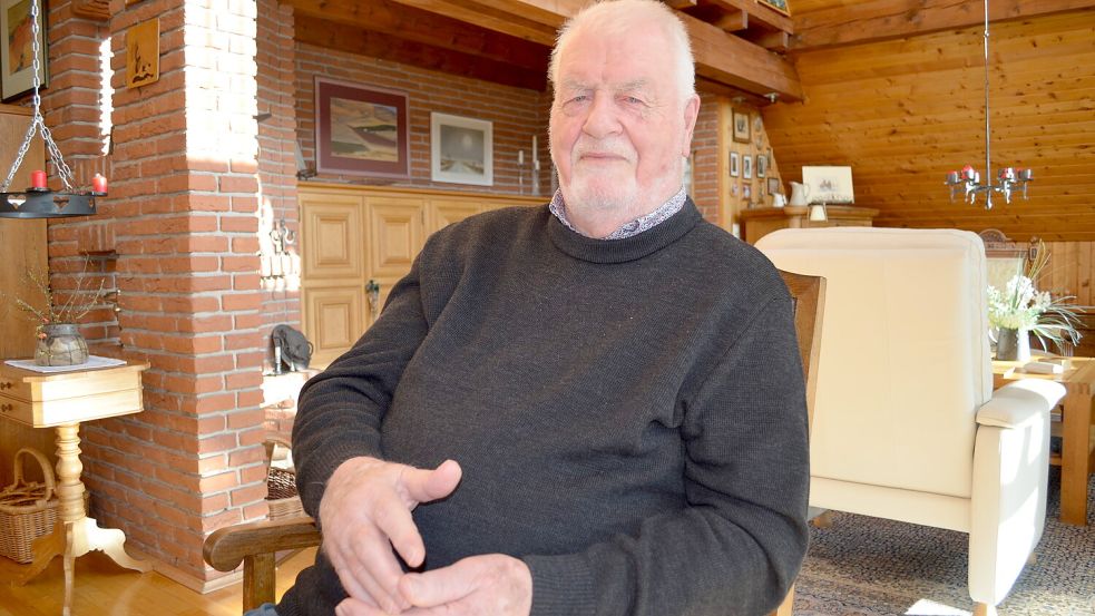 Uwe Malchow wird am 6. Februar 85 Jahre alt. Er hat auf dem Fehn einiges bewegt als Schulleiter an der Grundschule Holtermoor, beim Sport und in der politischen Gruppierung Bürger für Rhauderfehn, BfR. Foto: Fertig