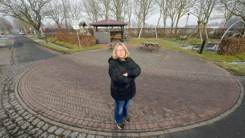 Irene Preyk ist Sprecherin der Bürgerinitiative Dorfstraße. Diese verlangt eine Abschaffung der Straßenausbaubeiträge. Foto: Ortgies