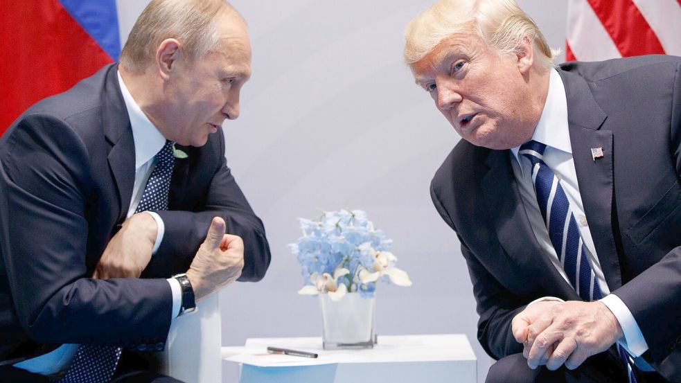 Der russische Präsident Wladimir Putin und sein US-Kollege Donald Trump sollen sich nach Angaben aus Moskau bald treffen. (Archivbild) Foto: Evan Vucci/AP/dpa